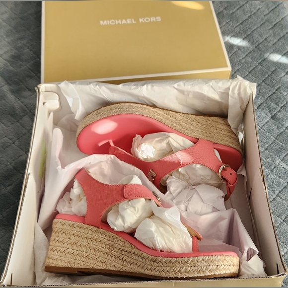 NWOT Michael Kors Laney Pink Thong Espadrille Sandals. NIB. - Picture 14 of 14